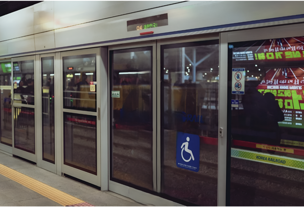 Platform screen doors at a Korean subway station